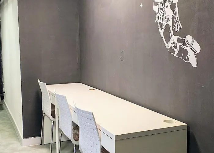 сapsule Kijowska Stadium Floor -1 No Window - Self Check In * Warschau