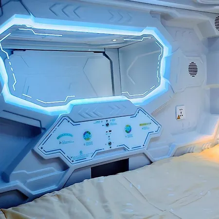 Hostal сapsule Kijowska Stadium Floor -1 No Window - Self Check In Varsovia