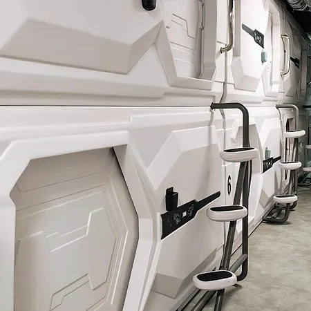 сapsule Kijowska Stadium Floor -1 No Window - Self Check In * Varsovia