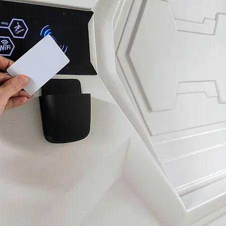 сapsule Kijowska Stadium Floor -1 No Window - Self Check In Hostal