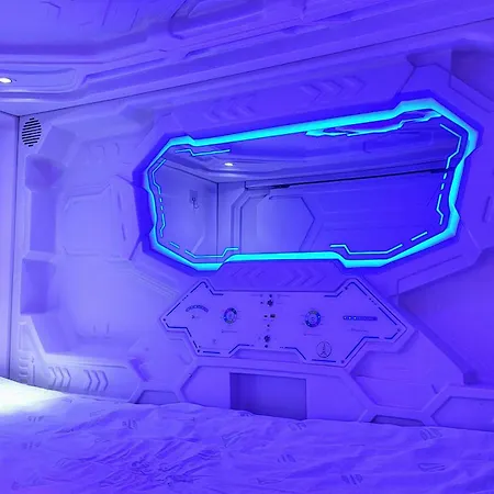 сapsule Kijowska Stadium Floor -1 No Window - Self Check In Hostal *