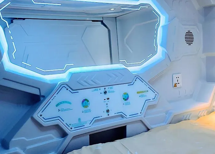 Auberge de jeunesse сapsule Kijowska Stadium Floor -1 No Window - Self Check In Varsovie