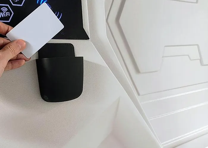 сapsule Kijowska Stadium Floor -1 No Window - Self Check In Hostel